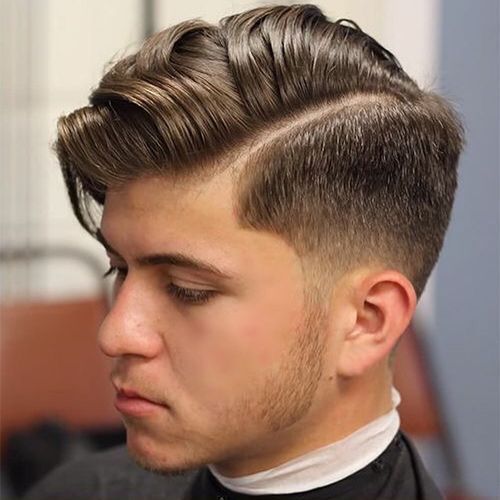 herr haircut with varied length 