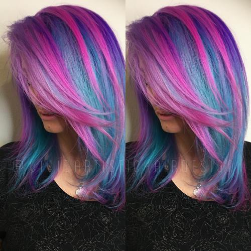 Turcoaz Hair With Chunky Pink Highlights