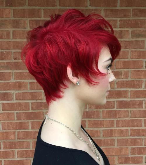 Lång Red Pixie Hairstyle