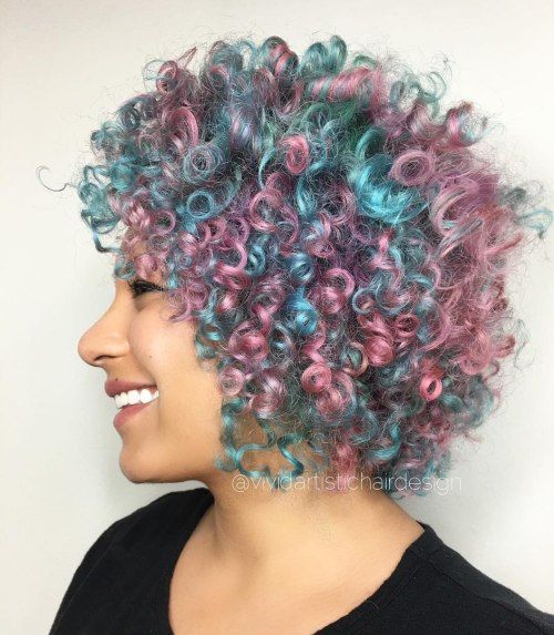 Kort Curly Pastel Teal And Pink Hair