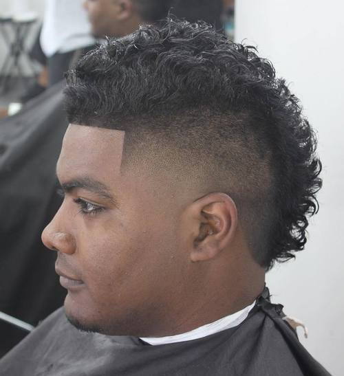 црн curly mohawk with faded sides
