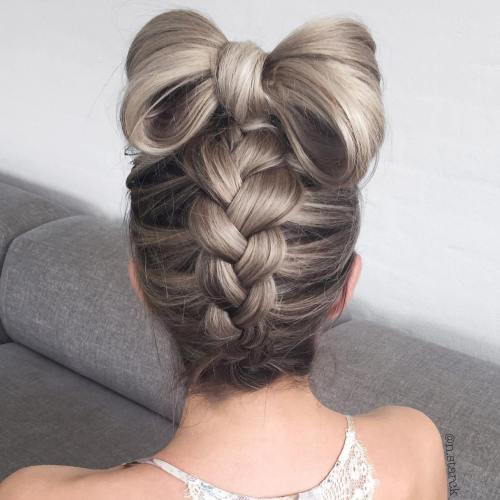 Напријед Down Braid With A Bow Updo