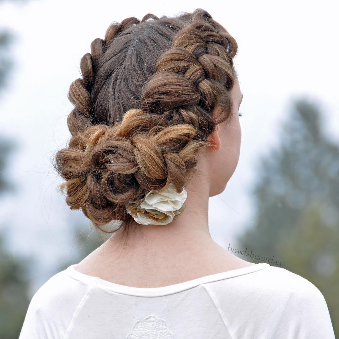 Плетени Crown With A Bun Updo