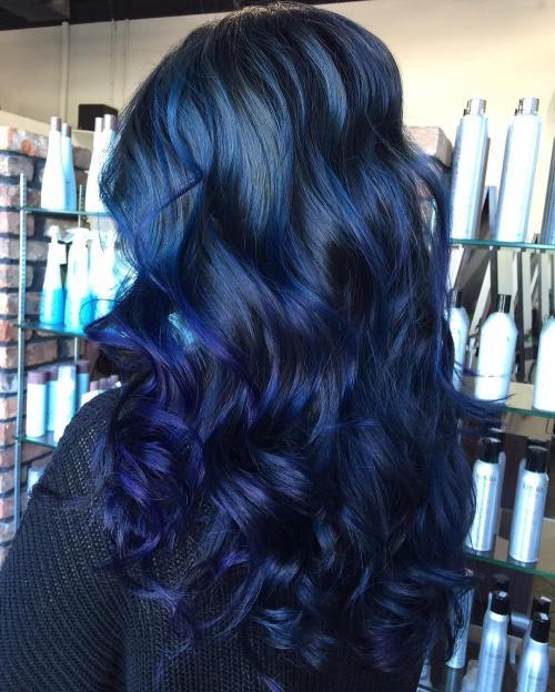 Lång Black Hair With Blue Highlights