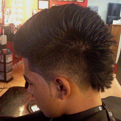 мушкарци's mohawk haircut for straight hair 