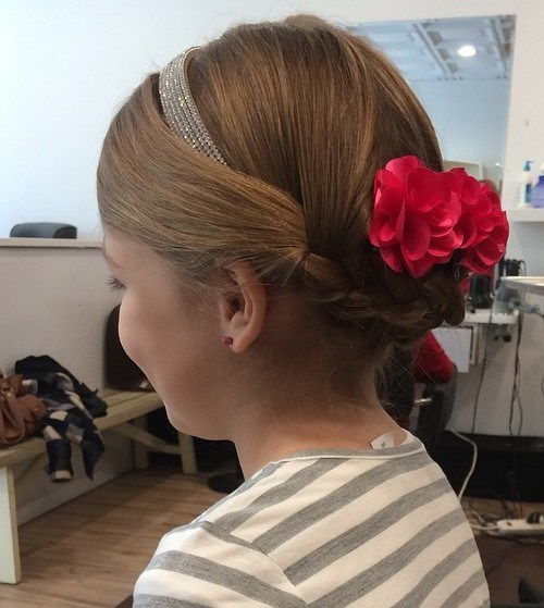 blomma girl hairstyle for long hair