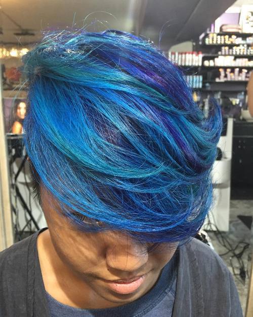 Modrá Hair With Teal Highlights