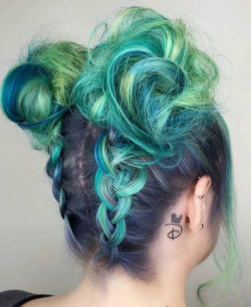 Modrozelený Hair Updo Hairstyle