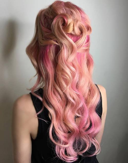 Två tonig Pastel Pink Hair Color Idea
