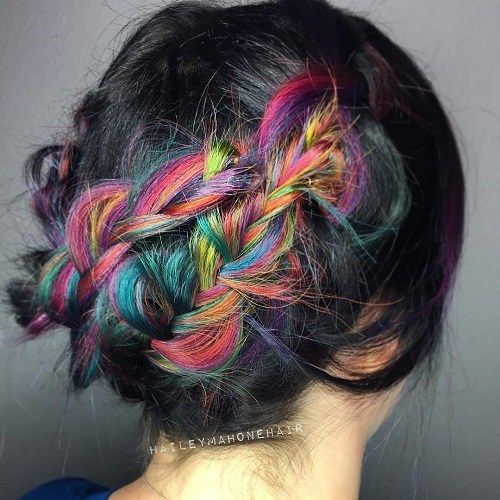 Svart Hair With Rainbow Highlights