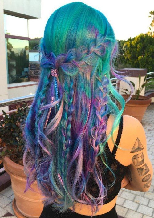 tyrkysová Hair With Pink And Purple Highlights