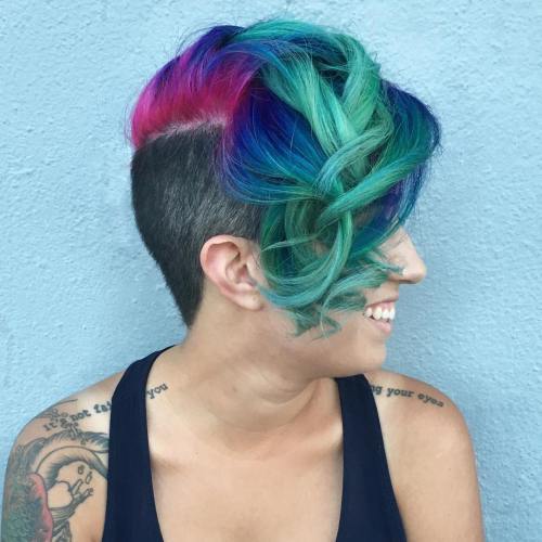 Modrá Green And Red Undercut Hairstyle