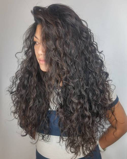 Дуго Curly Brunette Hairstyle