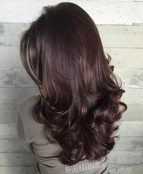 Lung Layered Hairstyle With Curled Ends
