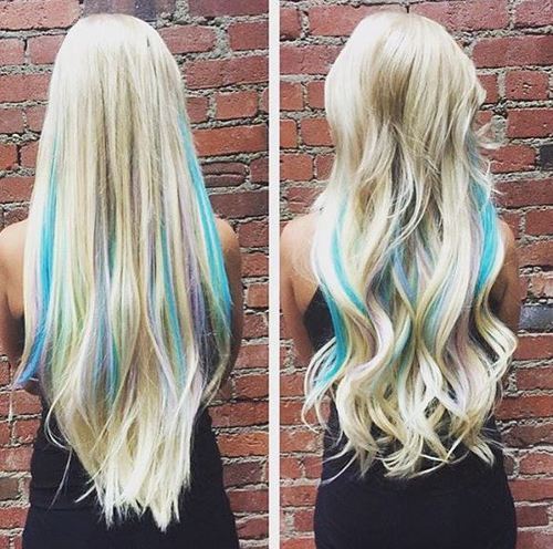 lång blonde hair with blue and lavender highlights