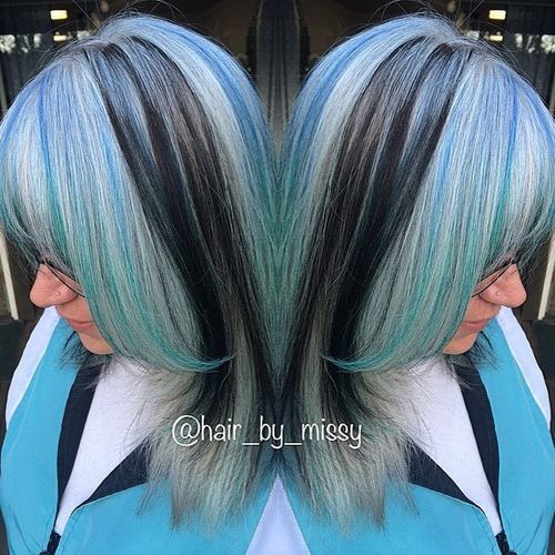 pastell blue hair with black lowlights