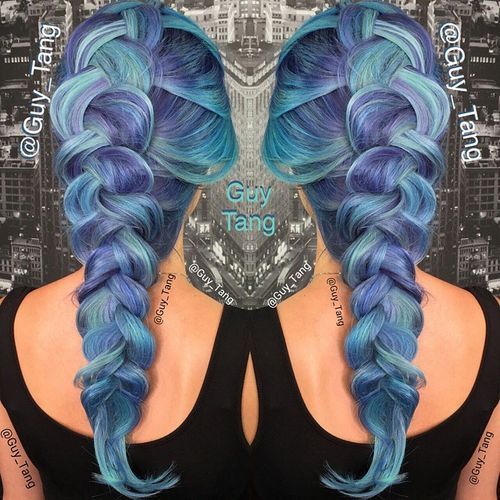 pastell blue hair with purple highlights