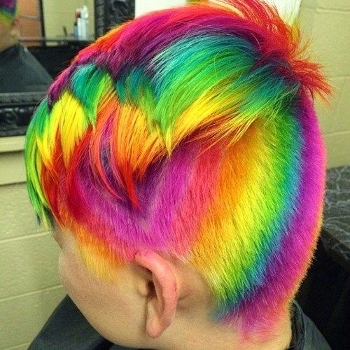 kort undercut hairstyle and rainbow hair