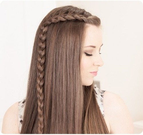 Лепа downdo with a side braided accent