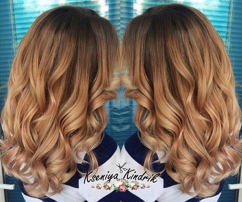röd curly ombre hairstyle