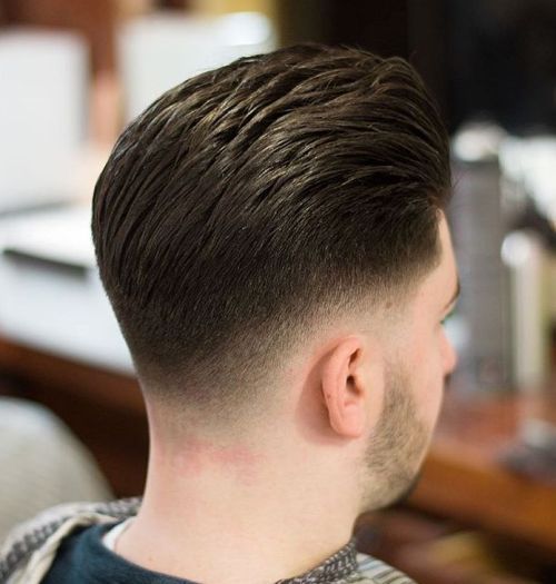 nízky Taper Fade With Pompadour