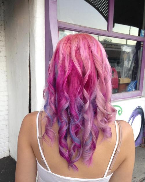 Pastell Pink Hair With Purple Highlights