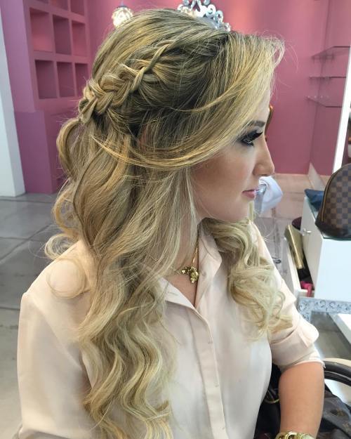 Halv Updo With A Side Braid