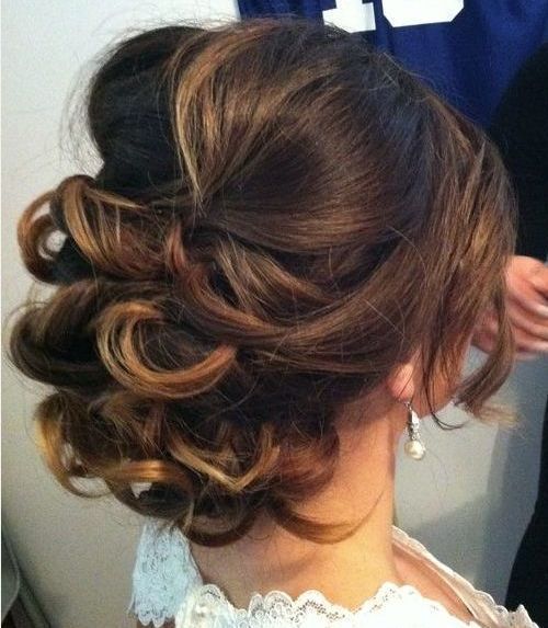 nízky Loose Curly Updo for Medium Hair