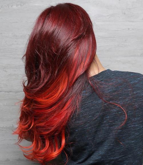 bourgogne hair with red balayage