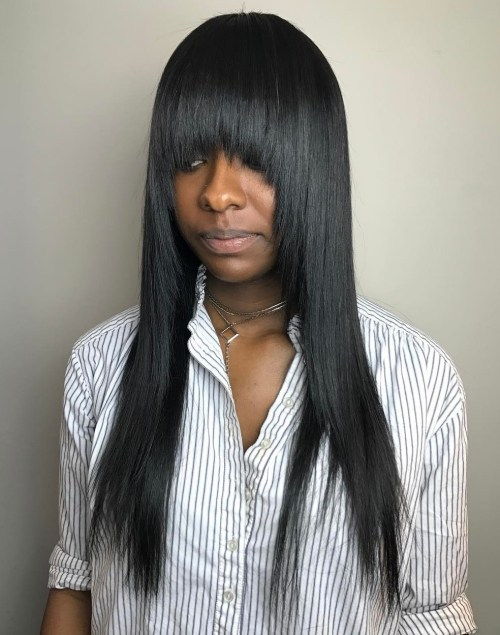 Črna Straight Layered Hairstyle With Bangs