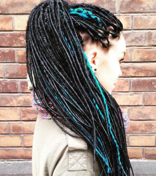 Lung Skinny Dreadlocks In A Ponytail