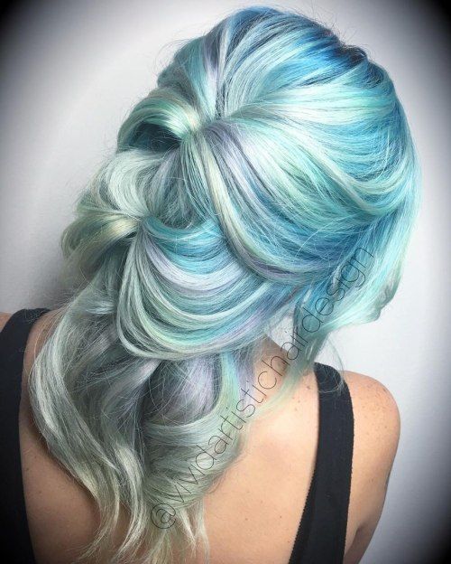 Pastell Blue Hair With Gray Highlights