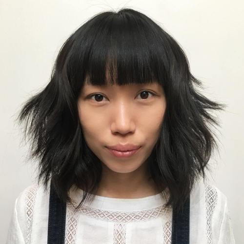 strapatý Mid-Length Asian Haircut With Bangs