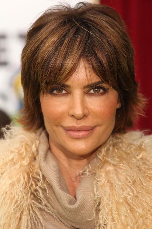 Lisa Rinna hairstyle with highlights