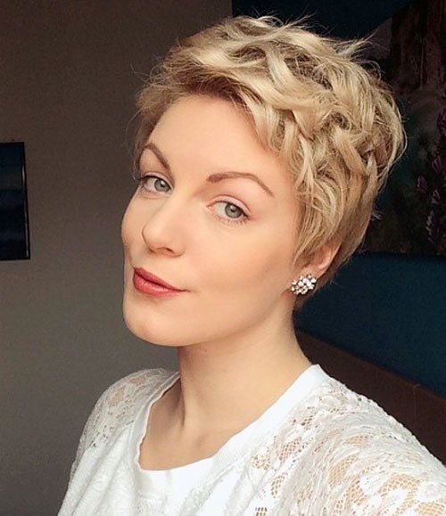 chaotický pixie hairstyle