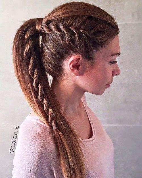 konský chvost for straight hair with a side rope braid