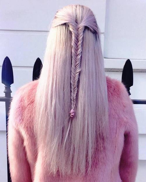 polovičná up fishtail for long straight hair