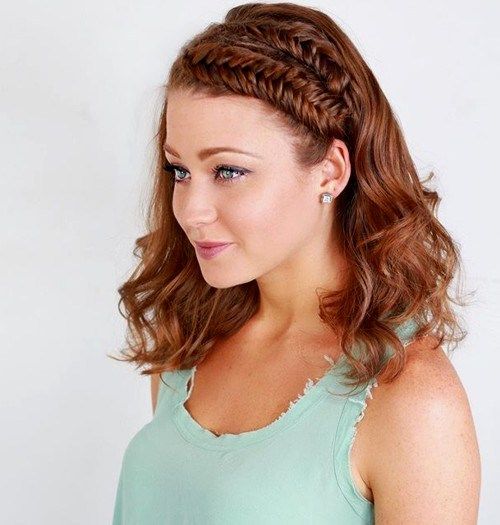 stredná wavy hairstyle with double fishtail headband