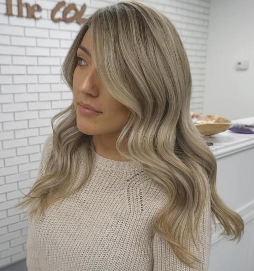 Lung Ash Blonde Wavy Hairstyle