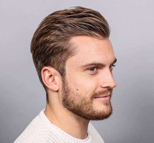 muži's hairstyle with sun-kissed highlights