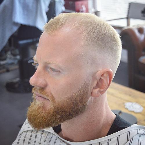 kort blonde haircut with beard