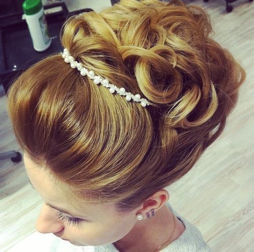 венчање curly updo for shorter hair