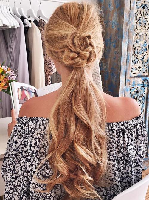 dlho ponytail hairstyle with a braided detail