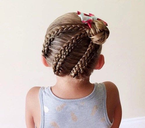 плетенице into bun girls' hairstyle