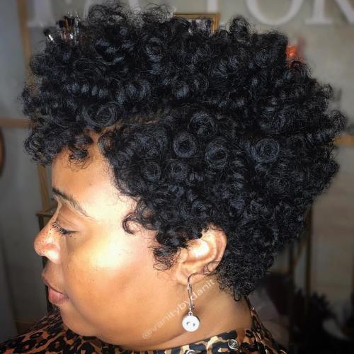Kort Curly Natural Hairstyle