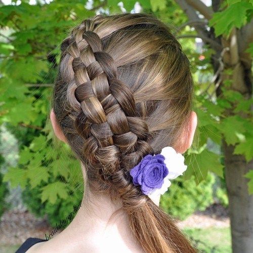 flätad updo with a side pony for girls