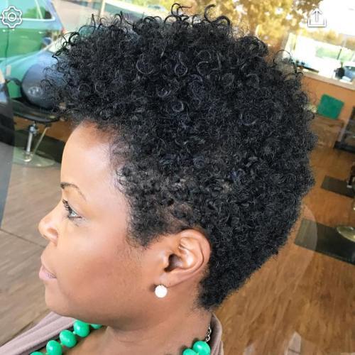Kvinnor's Black Tapered Hairstyle