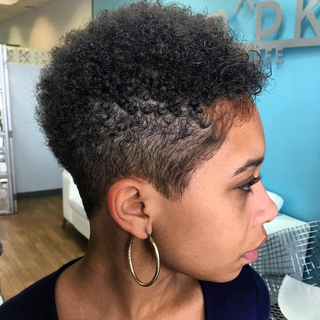 Kort Natural Haircut With Temple Undercut