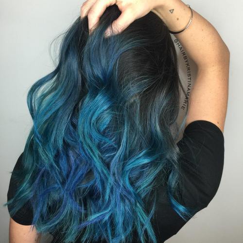 Svart Layered Hair With Blue Balayage