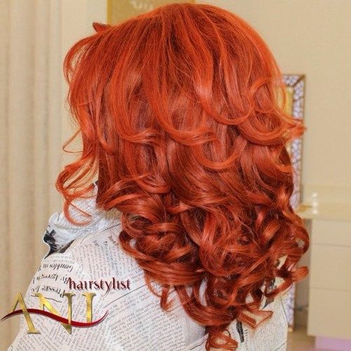 stredná Red Curly Hairstyle